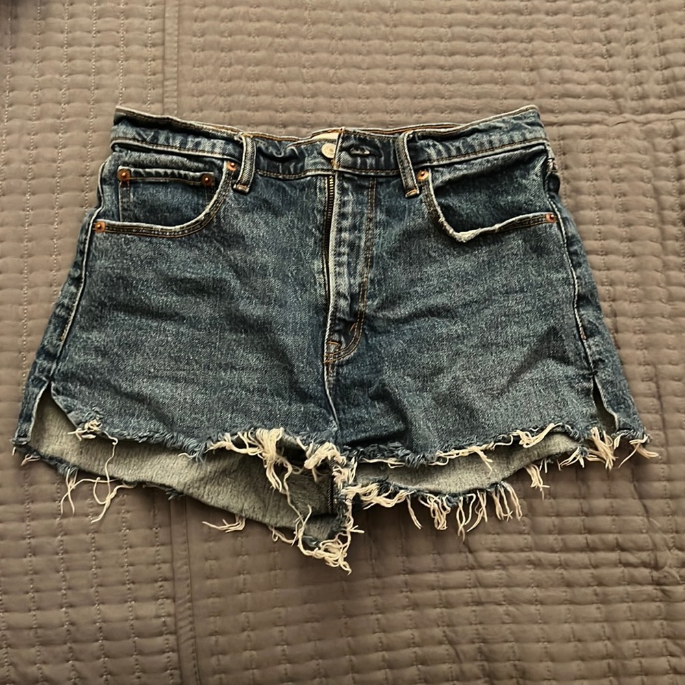 ABERCROMBIE & FITCH THE MOM SHORT HIGH RISE